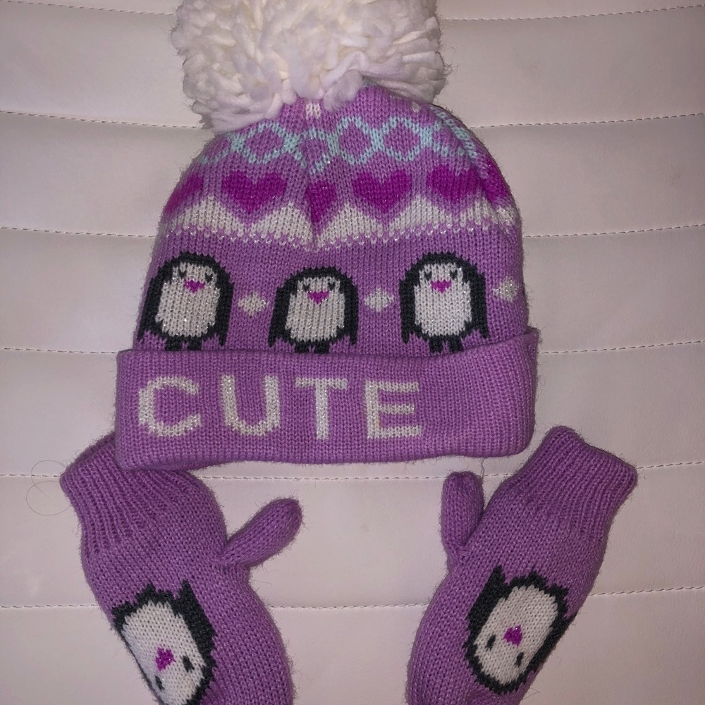 Children’s Place hat & glove set size 18-24 months